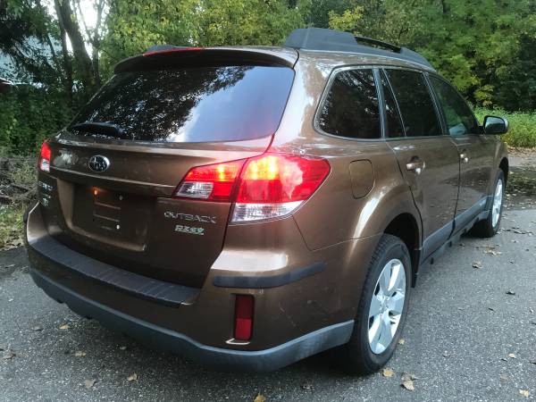 2011 SUBARU OUTBACK 2.5 PREMIUM BLUETOOTH AWD VERY CLEAN! for sale in Minneapolis, MN – photo 8