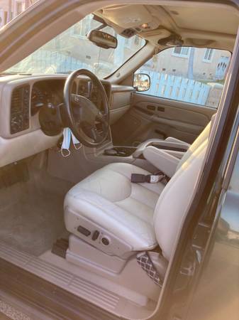 2004 Chevy suburban Z71 One owner low Miles - - by for sale in Garden Grove, CA – photo 6