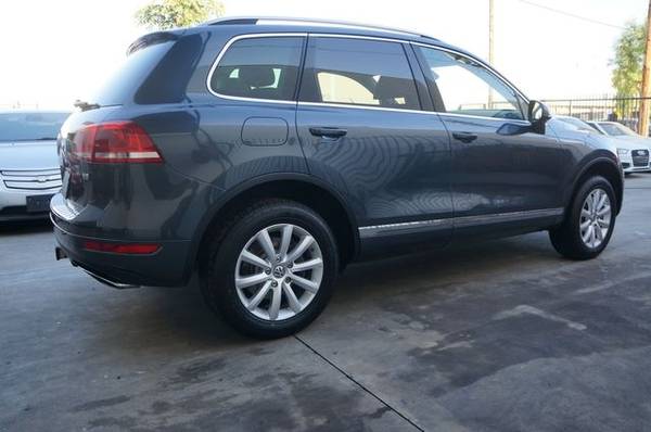 2011 Volkswagen Touareg VR6 Sport Utility 4D for sale in SUN VALLEY, CA – photo 3