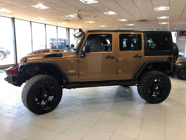 2015 Jeep Wrangler Unlimited Sahara for sale in Springfield, IL – photo 4