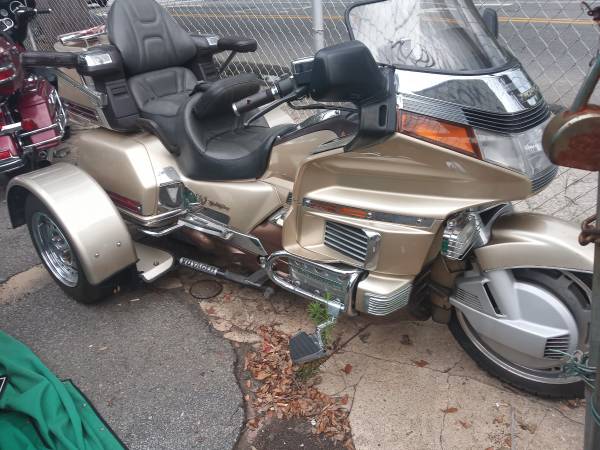 1991 Honda Goldwing 1500 with tract kit on it for sale in Savannah, GA