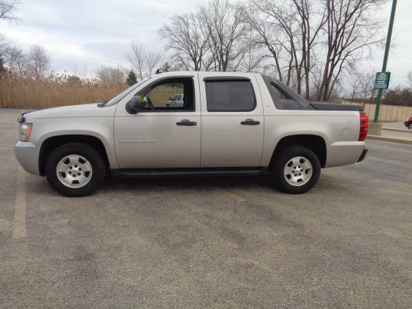 2009 CHEVY AVALANCHE LS - - by dealer - vehicle for sale in Other, IL – photo 2