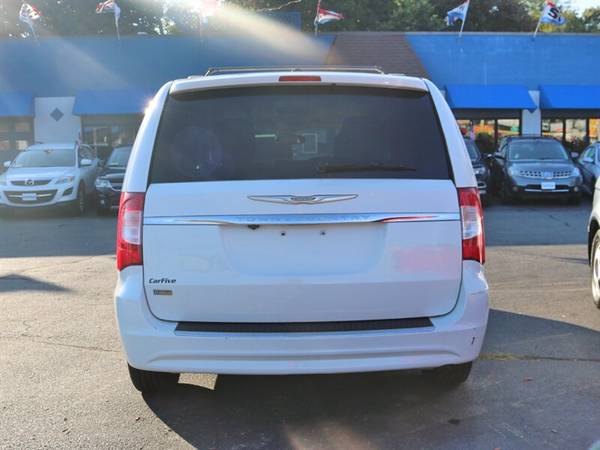 2014 Chrysler Town & Country Touring - Back Up Camera - 7 Seats - DVD for sale in Salem, MA – photo 4