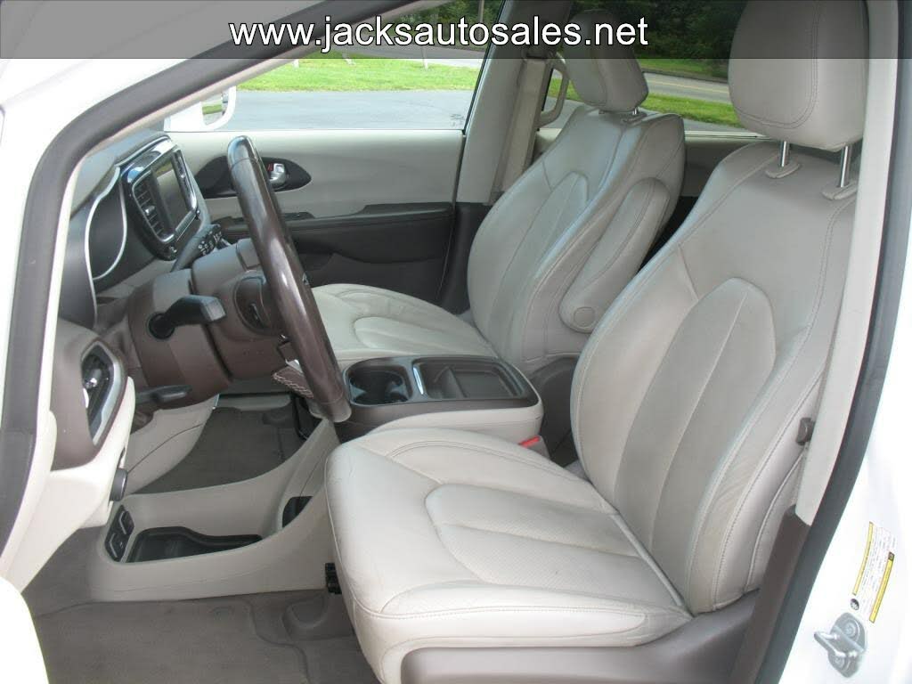 2020 Chrysler Pacifica Touring L FWD for sale in Middletown, PA – photo 4