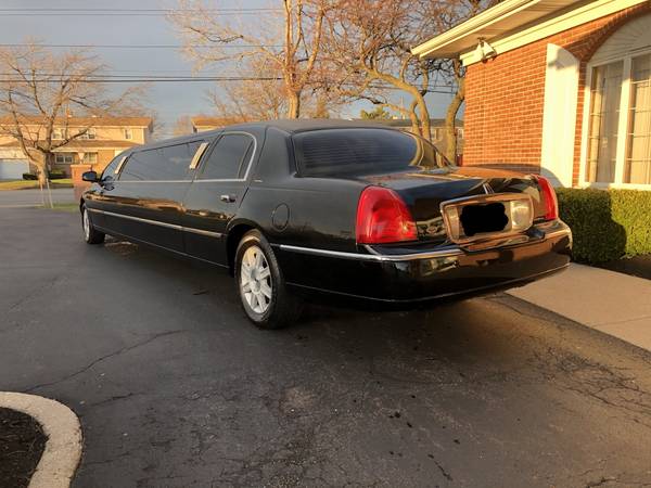 2008 Lincoln Town Car Limousine Limo - cars & trucks - by owner -... for sale in Depew, NY – photo 3