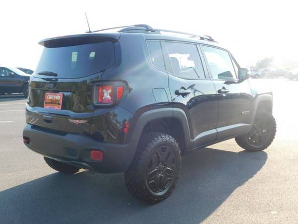 2018 Jeep Renegade Trailhawk 4x4 4WD Four Wheel Drive SKU:JPH64536 for sale in Johnson City, NC – photo 6