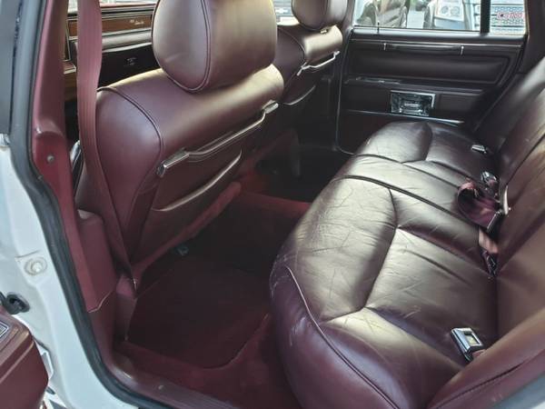 1988 LINCOLN TOWN CAR SIGNATURE with - cars & trucks - by dealer -... for sale in Winchester, VA – photo 14