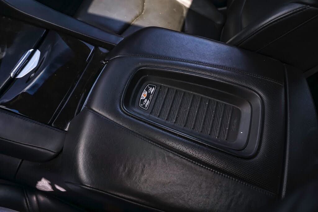 2018 Cadillac Escalade Platinum 4WD for sale in Burr Ridge, IL – photo 39