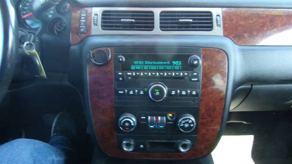 2011 Chevy Suburban for sale in Lake Havasu City, AZ – photo 14