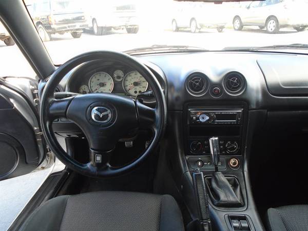 2003 Mazda MX-5 Miata - - by dealer - vehicle for sale in North Fort Myers, FL – photo 9