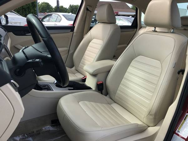 2015 Volkswagen Passat 1.8T SE w/Sunroof & Navigation * Warranty for sale in Florissant, MO – photo 13