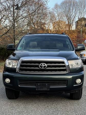 2008 Toyota Sequoia SR5 4X4 V8 Automatic SUV 3rd Row Seating - cars for sale in Pawtucket, RI – photo 18