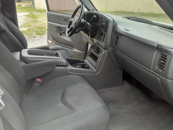 2004 Chevy avalanche z66 $4500 obo - cars & trucks - by owner -... for sale in Lancaster, NC – photo 8