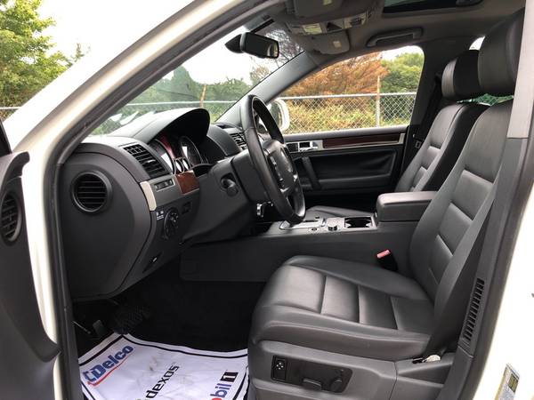 Volkswagen Diesel Touareg TDI SUV AWD 4x4 Leather Carfax Certified ! for sale in Blacksburg, VA – photo 14