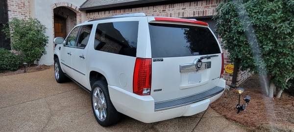 2011 Cadillac Escalade ESV - 108, 400 miles - - by for sale in Jackson, MS – photo 4