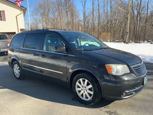2012 Chrysler Town and Country for sale in Holmes, NY – photo 4
