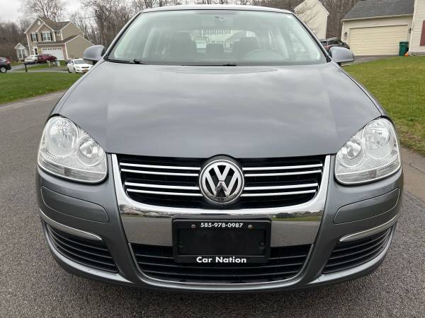 2010 VW Jetta SE*LOW MILEAGE* - cars & trucks - by dealer - vehicle... for sale in WEBSTER, NY