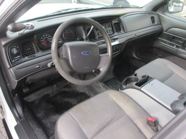 2010 FORD CROWN VIC ONE OWNER - cars & trucks - by dealer - vehicle... for sale in Middletown, OH – photo 5