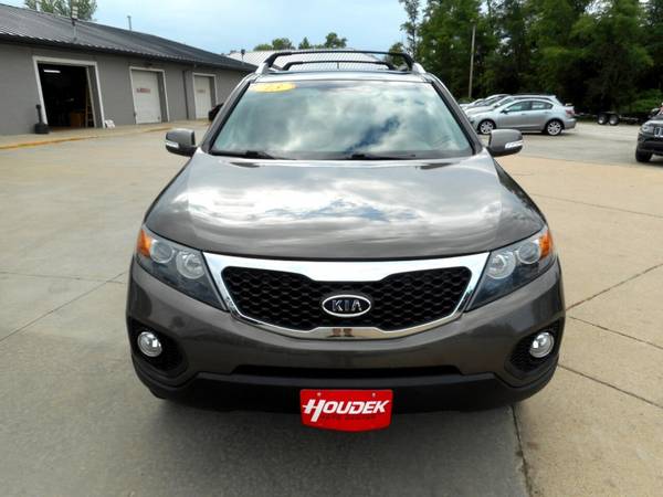 2013 Kia Sorento AWD 4dr V6 EX - - by dealer - vehicle for sale in Marion, IA – photo 2