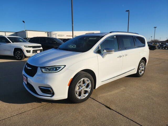 2021 Chrysler Pacifica Limited AWD for sale in Indianola, IA – photo 2