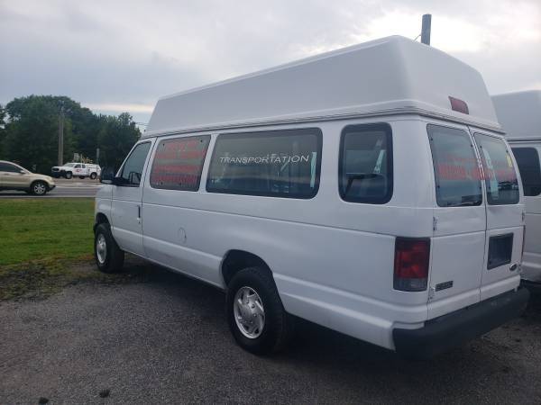 2004 FORD E350 WHEELCHAIR VAN WARRANTY AND 48 STATE SHIPPING AVAILABL for sale in Jonesboro, SC