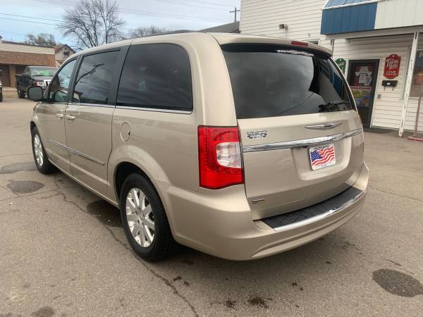 ★★★ 2014 Chrysler Town and Country Touring / $1500 DOWN! ★★★ - cars... for sale in Grand Forks, ND – photo 8