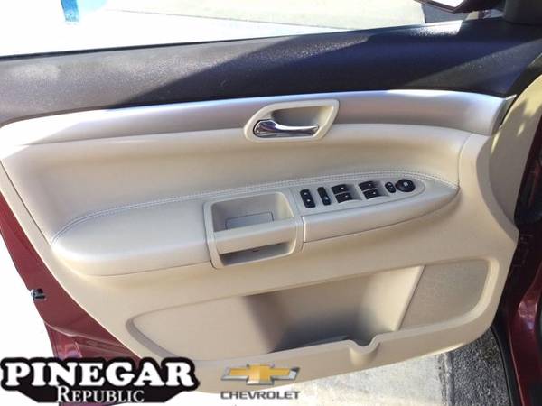 2010 Saturn Outlook XE Premium suv Red - - by dealer for sale in Republic, MO – photo 16