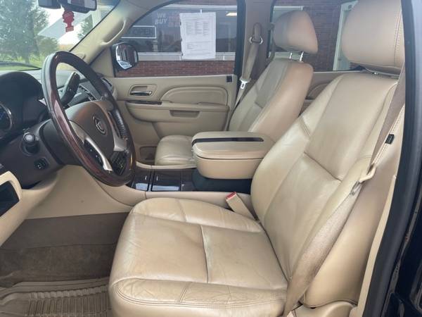 2011 CADILLAC ESCALADE ESV LUXURY - - by dealer for sale in Brook, IN – photo 6