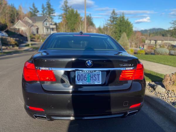 2012 BMW 740Li Garaged Purchased from Kuni BMW Leather Moon Low for sale in Happy valley, OR – photo 9