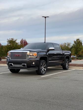 2015 GMC Denali low miles for sale in Fuquay-Varina, NC