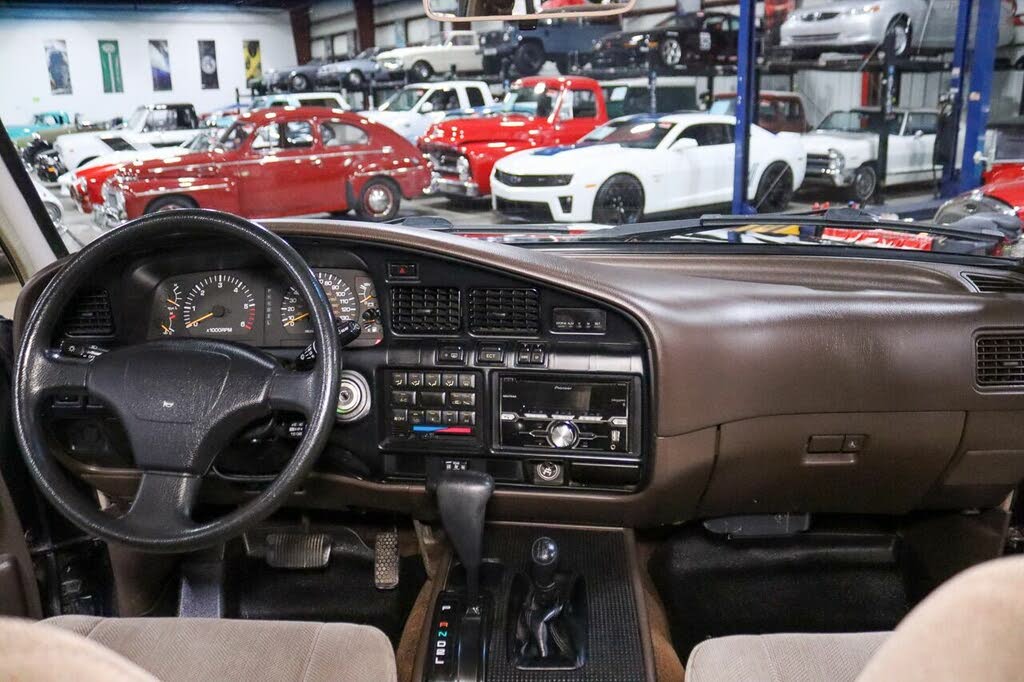 1994 Toyota Land Cruiser 4WD for sale in Grand Rapids, MI – photo 36