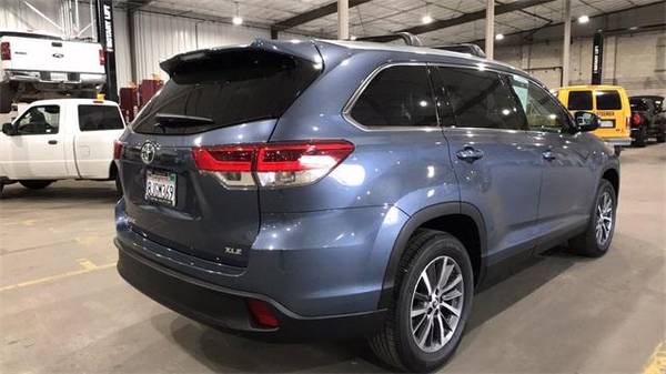 2019 Toyota Highlander XLE - - by dealer - vehicle for sale in Fresno, CA – photo 4