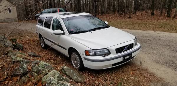 2001 Volvo V70 2.4T - cars & trucks - by owner - vehicle automotive... for sale in Mechanic Falls, ME