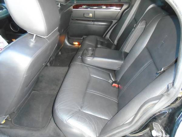 2011 Lincoln Town Car - - by dealer - vehicle for sale in Los Angeles, CA – photo 9