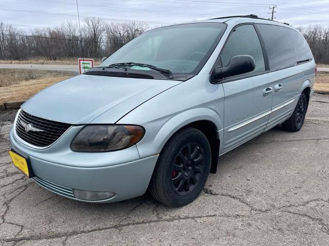 2001 Chrysler Town & Country LXi for sale in MENASHA, WI – photo 3