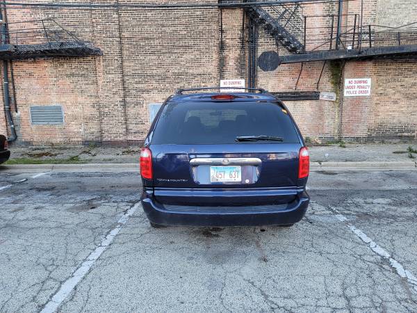 2003 Chrysler Town and Country Dual Sliding doors double heaters -... for sale in Berwyn, IL – photo 4