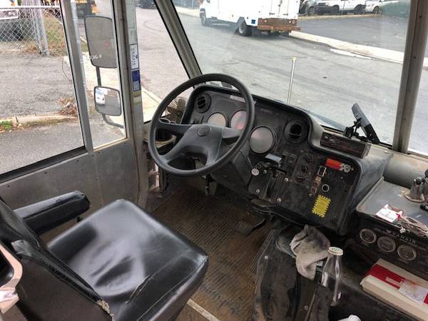 2004 *Freightliner* *MT 55 ENCLOSED SERVICE STEP VAN* * for sale in Massapequa, NY – photo 5
