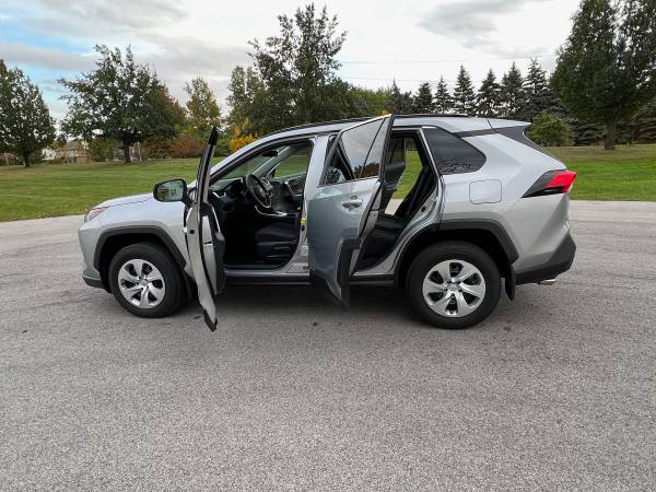 2019 Toyota RAV4 SUV AWD (Silver) for sale in Perrysburg, OH – photo 11