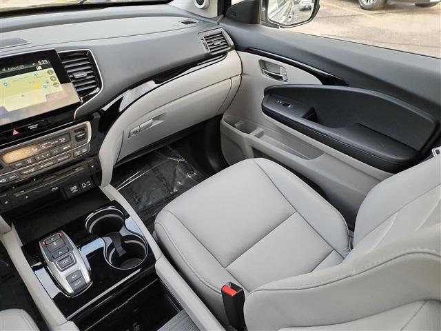 2019 Honda Pilot Touring 8-Passenger for sale in Brookfield, WI – photo 14