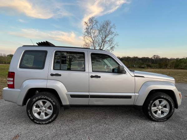 2011 Jeep Liberty 4X4 SKY TOP - - by dealer for sale in Orlando, FL – photo 3