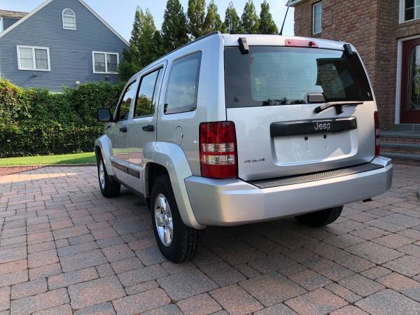 2011 Jeep Liberty 4x4 low miles for sale in West Islip, NY – photo 4