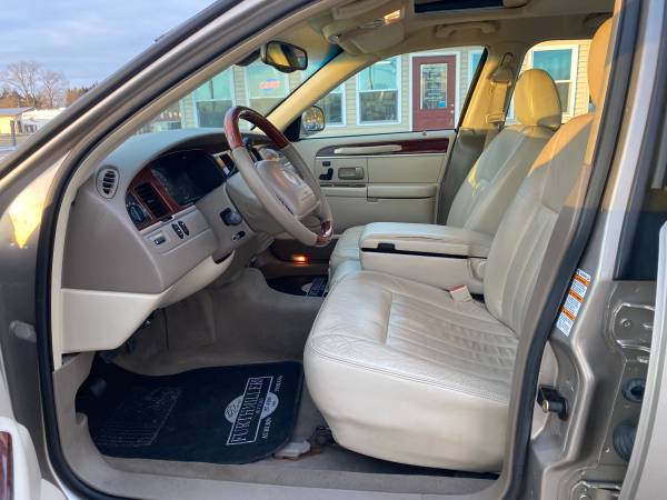 2003 Lincoln Town Car Power Moon Roof Heated Leather LOW 101k Miles! for sale in Auburn, IN – photo 3