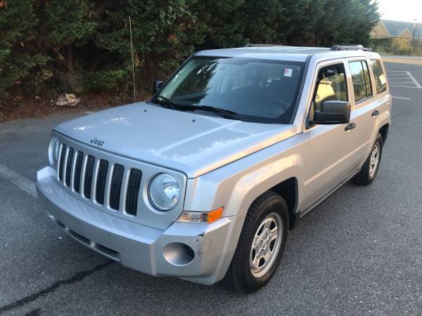 2009 Jeep Patriot 5 speed manual 4X4 Very Rare Only 66,000 Original... for sale in Germantown, District Of Columbia – photo 2