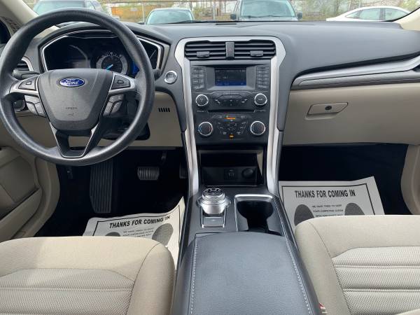 2017 Ford Fusion SE Hybrid BackUp Camera Push Button Start Engine for sale in Jeffersonville, KY – photo 11