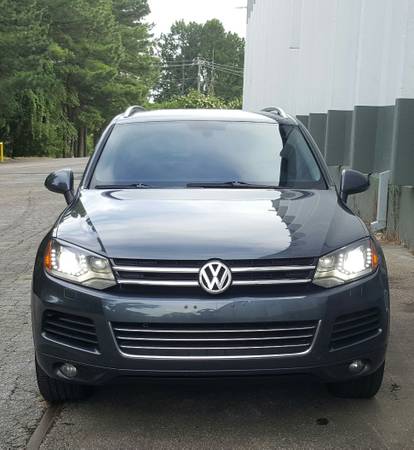Flint Gray 2013 VW Touareg Luxury - AWD - Local Trade - Leather for sale in Raleigh, NC – photo 19