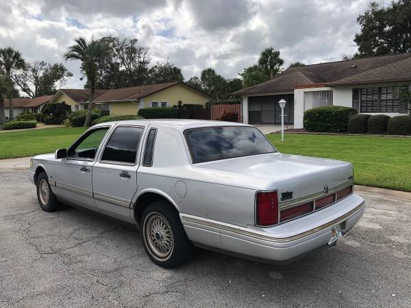 1995 Lincoln Town Car - cars & trucks - by owner - vehicle... for sale in Vero Beach, FL – photo 7