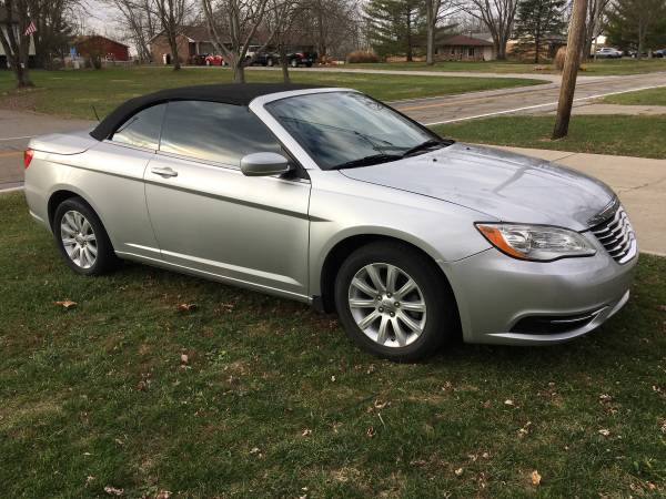 2012 Chrysler 200 convertible - cars & trucks - by dealer - vehicle... for sale in Okeana, OH – photo 4