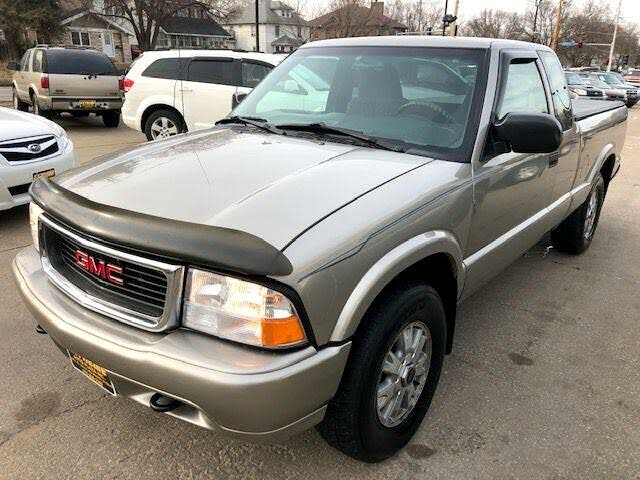 2002 GMC Sonoma SLS Ext Cab 4WD for sale in Des Moines, IA – photo 2