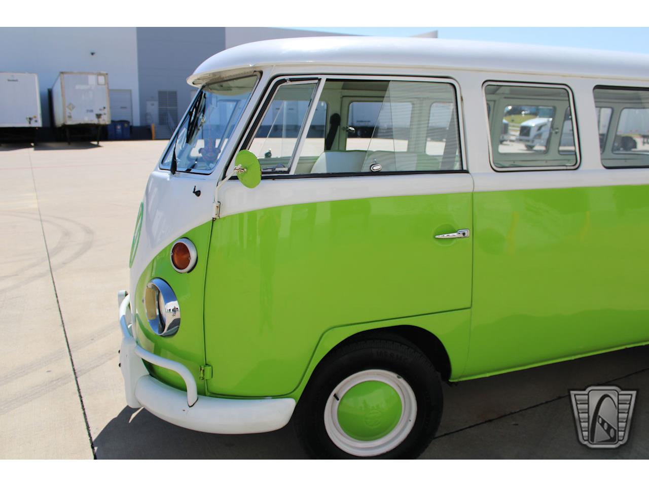 1974 Volkswagen Bus for sale in O'Fallon, IL – photo 59