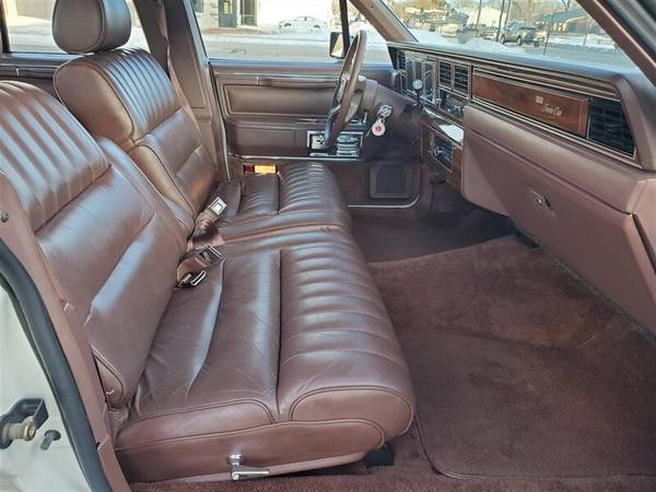 1989 Lincoln Town Car - - by dealer - vehicle for sale in De Pere, WI – photo 24